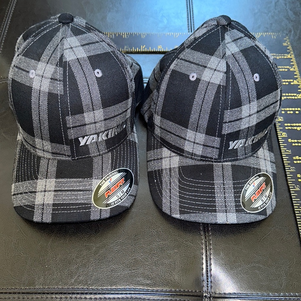YAKIMA  branded curved bill FlexFit fiitted caps by Yupoong youth size S-M